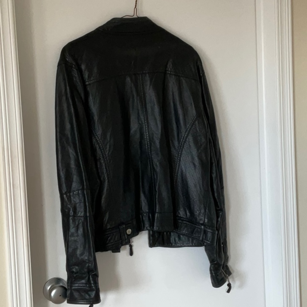Bomber jacket - Picture 2 of 3
